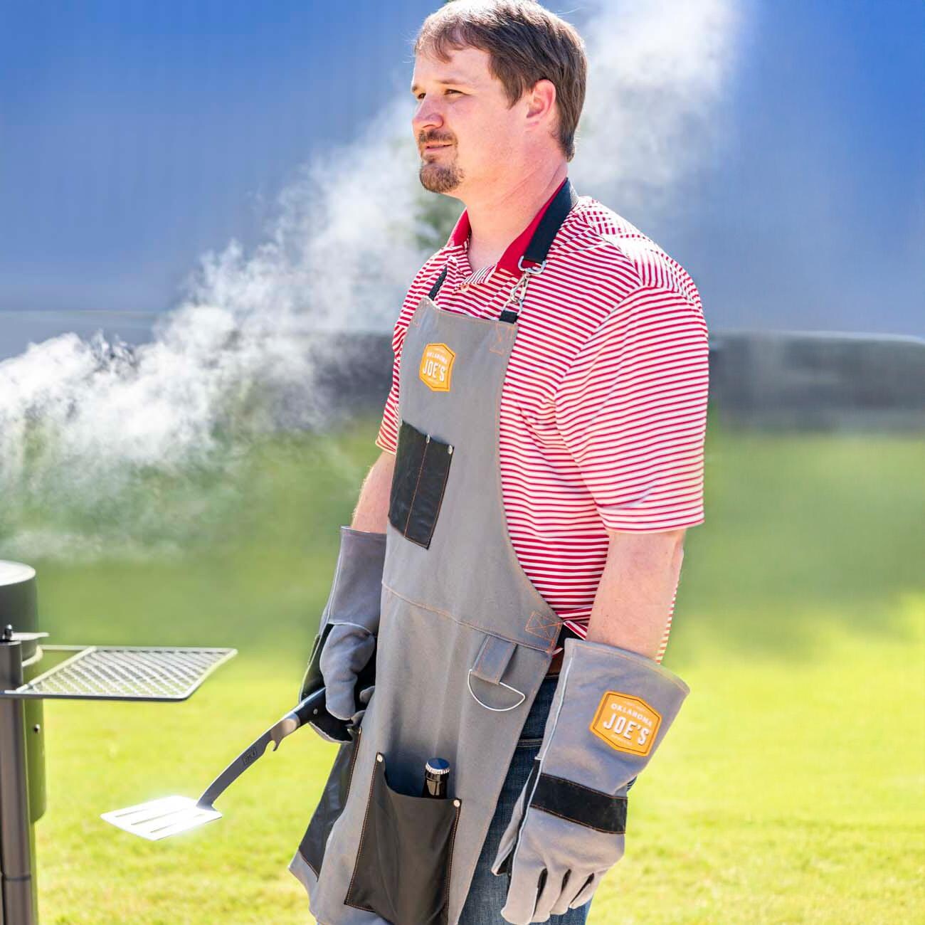 Oklahoma Joe's 9976646R06 Smoking Apron - Lifestyle thumbnail