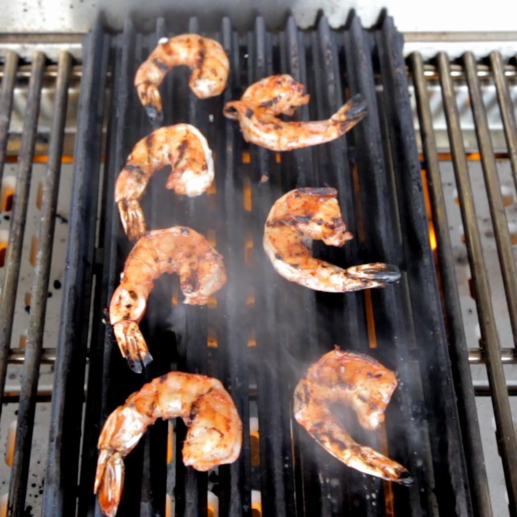 ManGrate Grill Enhancement System Kit Cooking Shrimp thumbnail