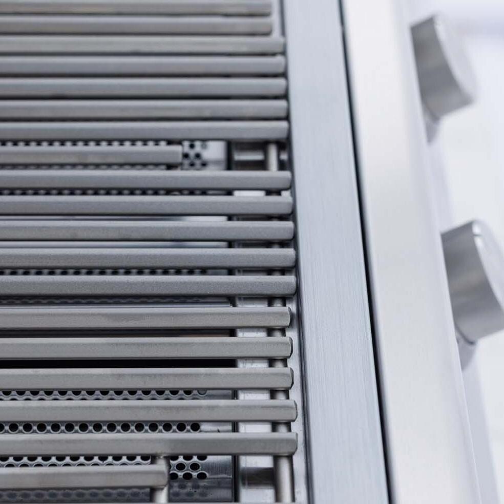 Blaze BLZ-4BCM-NG 32-in Natural Gas Grill - Grates - Detail