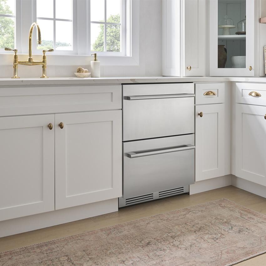 Zephyr PRRFD24C2AS Presrv 24-in 3.9 Cu. Ft. Outdoor Refrigerator/Freezer Drawers - Lifestyle thumbnail