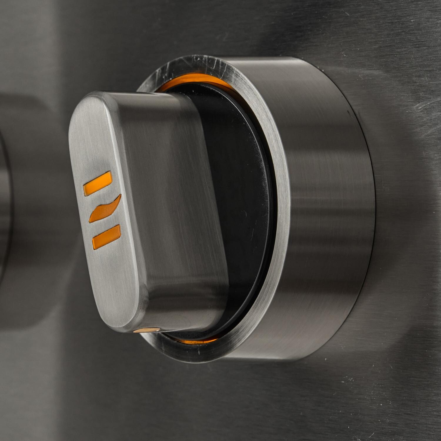 Coyote SL-Series 36-in 4-Burner Propane Grill - Knob Light On 2 - Detail thumbnail