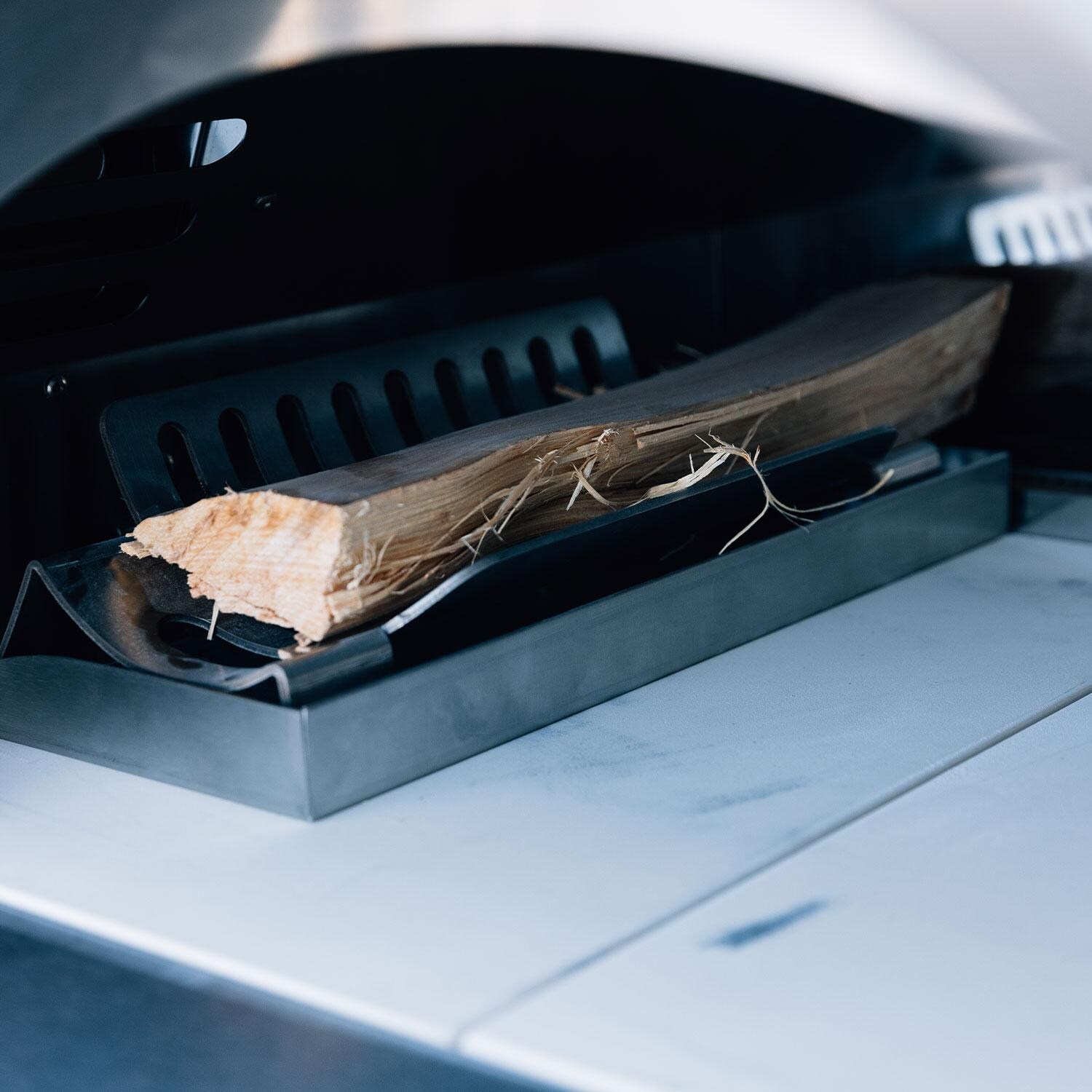 Summerset OV-HYB 32-in Countertop Hybrid Natural Gas Pizza Oven - Wood Fire - Detail thumbnail