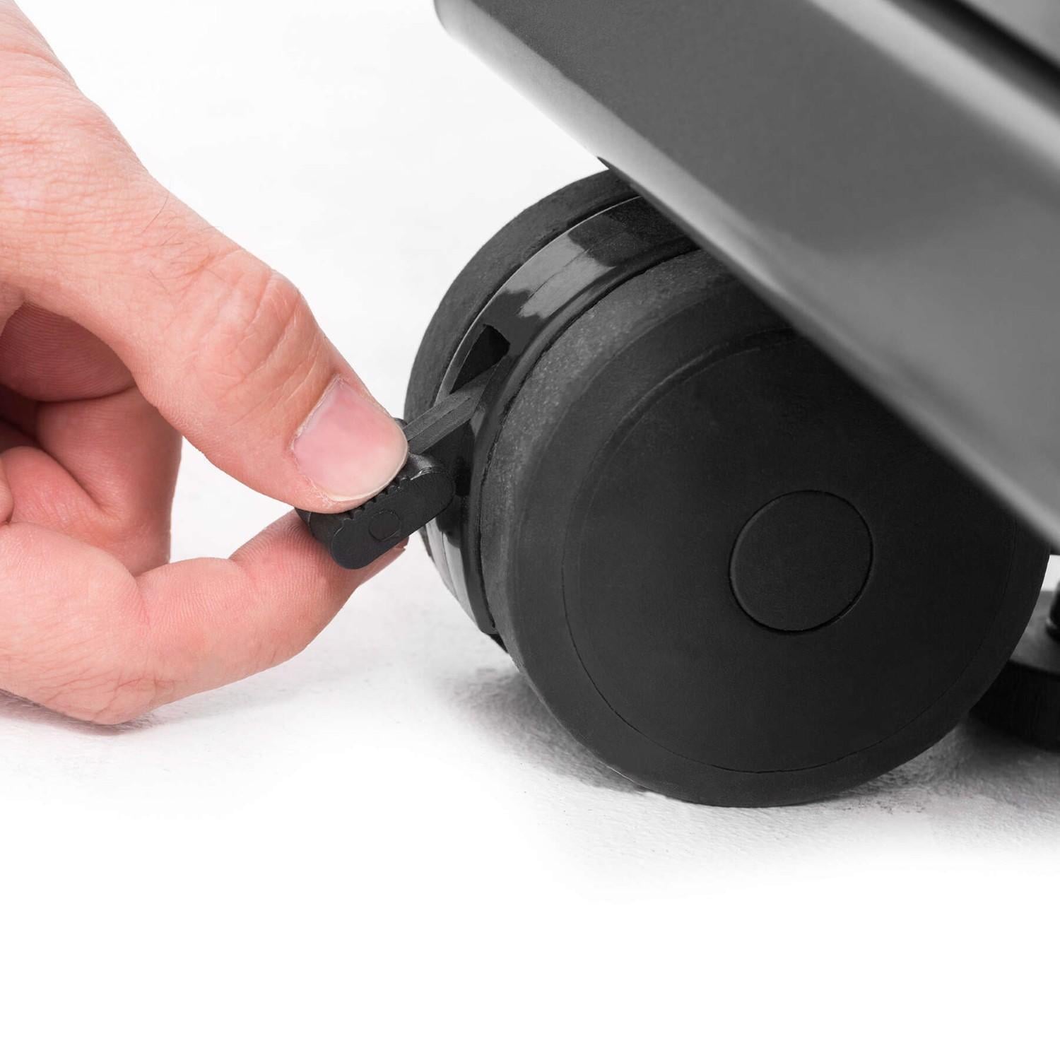 Broil King 688347 Regal QS 590 Pro IR Natural Gas Grill - Locking Wheels - Detail thumbnail