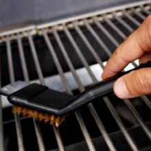 9-Inch 2-In-1 Plastic Grill Brush And Stainless Steel Scraper With Brass Bristles
