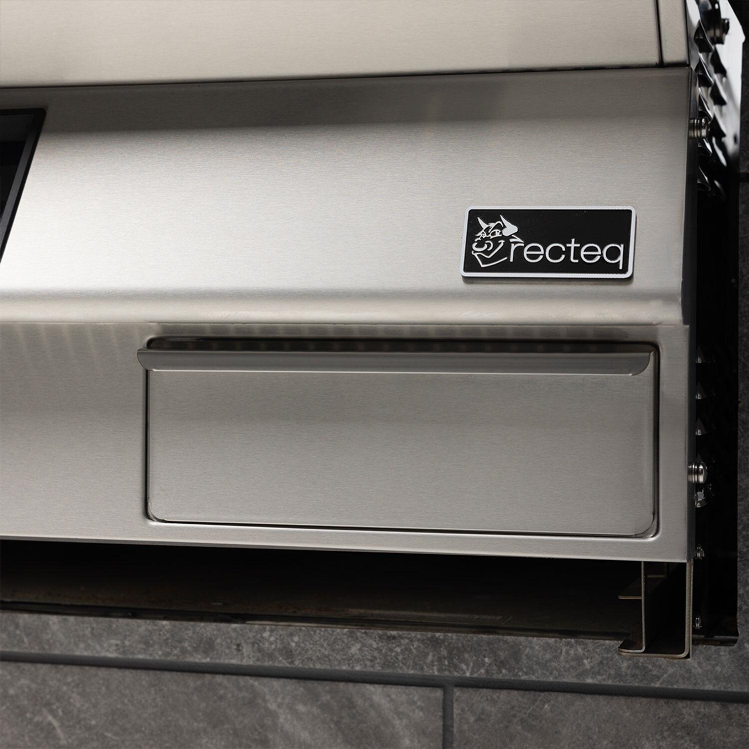 recteq RT-1300 E-Series Built-In 1300 Wood Pellet Grill - Logo - Detail