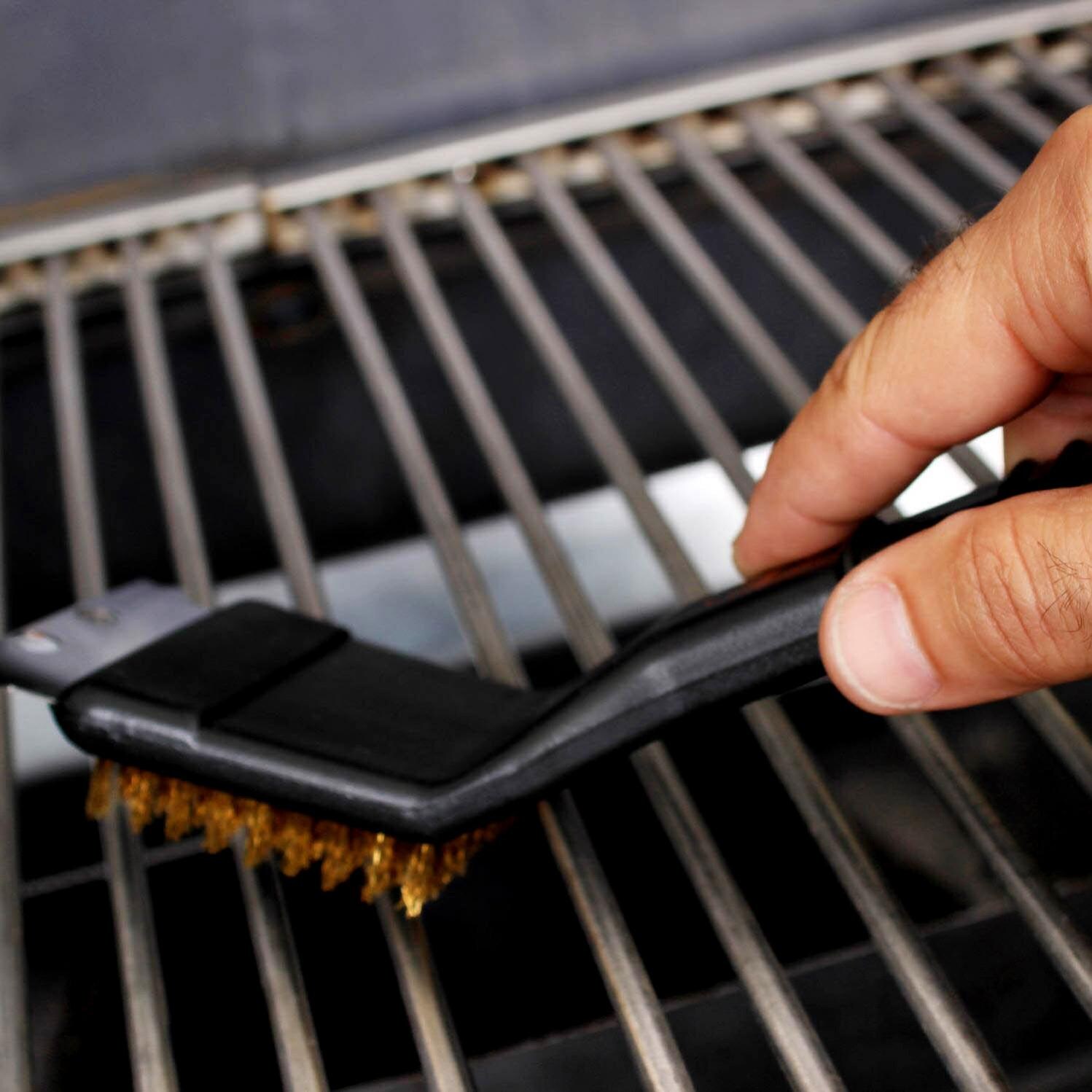 Outset 9-Inch 2-In-1 Plastic Grill Brush thumbnail