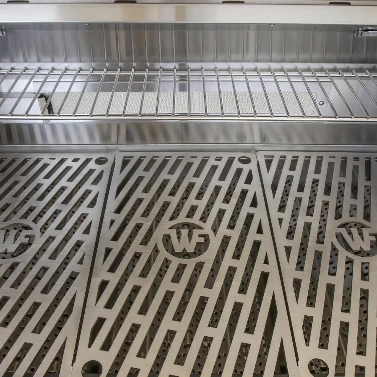 Wildfire WF-PRO30G-RH-LP 30 Inch Grill Outdoor Kitchen Package w/15 Inch Side Griddle - Grates - White Background thumbnail