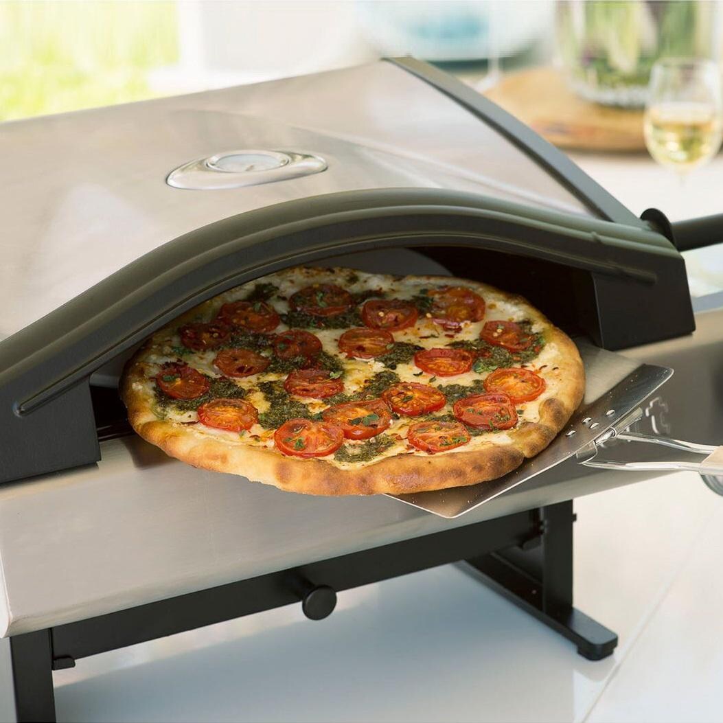 Cuisinart Alfrescamore CP0-600 Outdoor Pizza Oven: In Use thumbnail