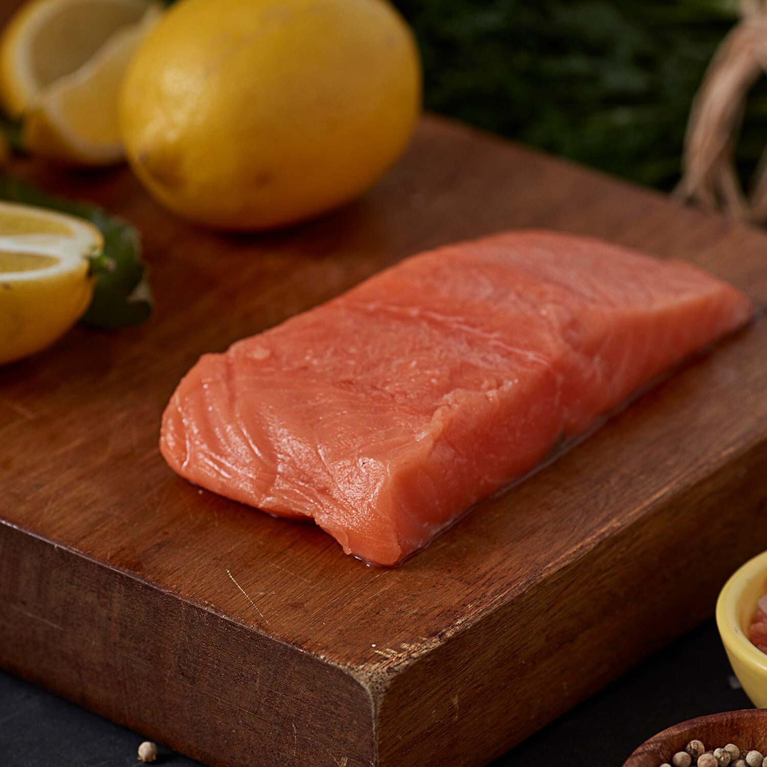 Rastellis - RS24 - Wild Raised Salmon & Organic Black Angus Steak Plan - Faroe Island Salmon thumbnail