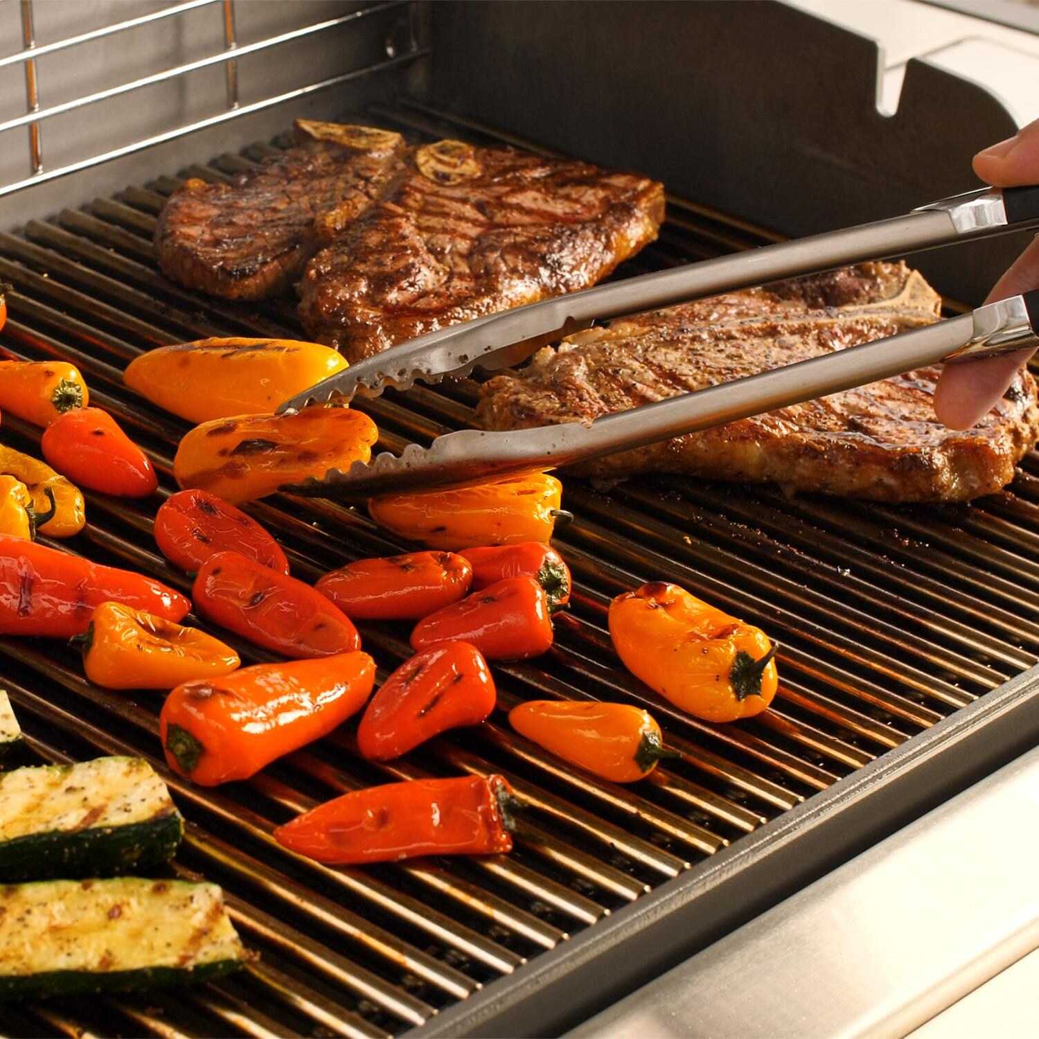 Weber Genesis II SE Gas Grill - Grilling Peppers & Steak thumbnail