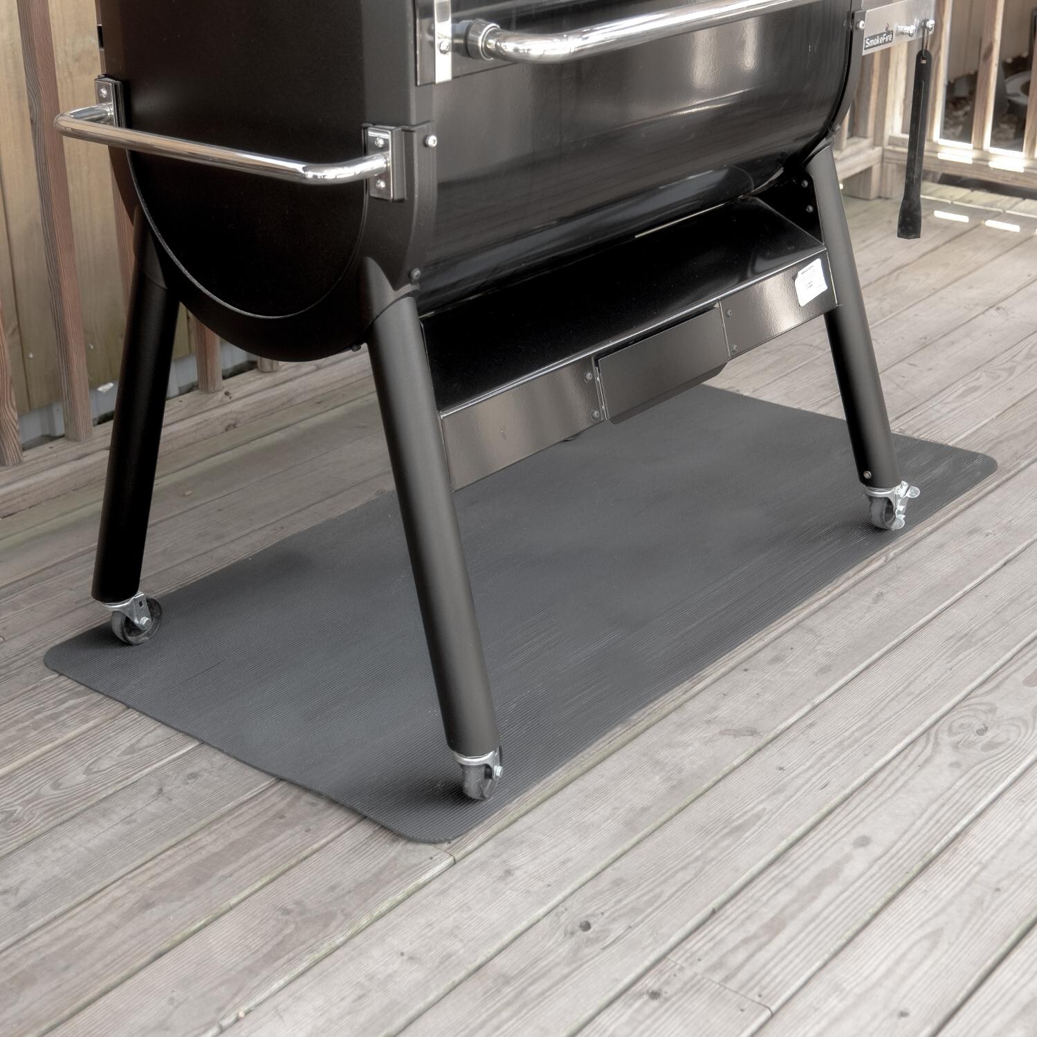 BBQGuys Signature Series 42 X 30 Inch Rubber BBQ Grill Mat BBQGuys