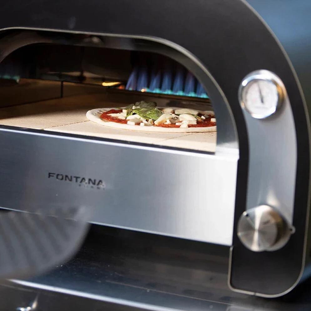 Fontana Forni FFMAES60 Fontana Forni Maestro 60 Gas Fired Pizza Oven - FFMAES60 - Cooking Pizza - Detail thumbnail