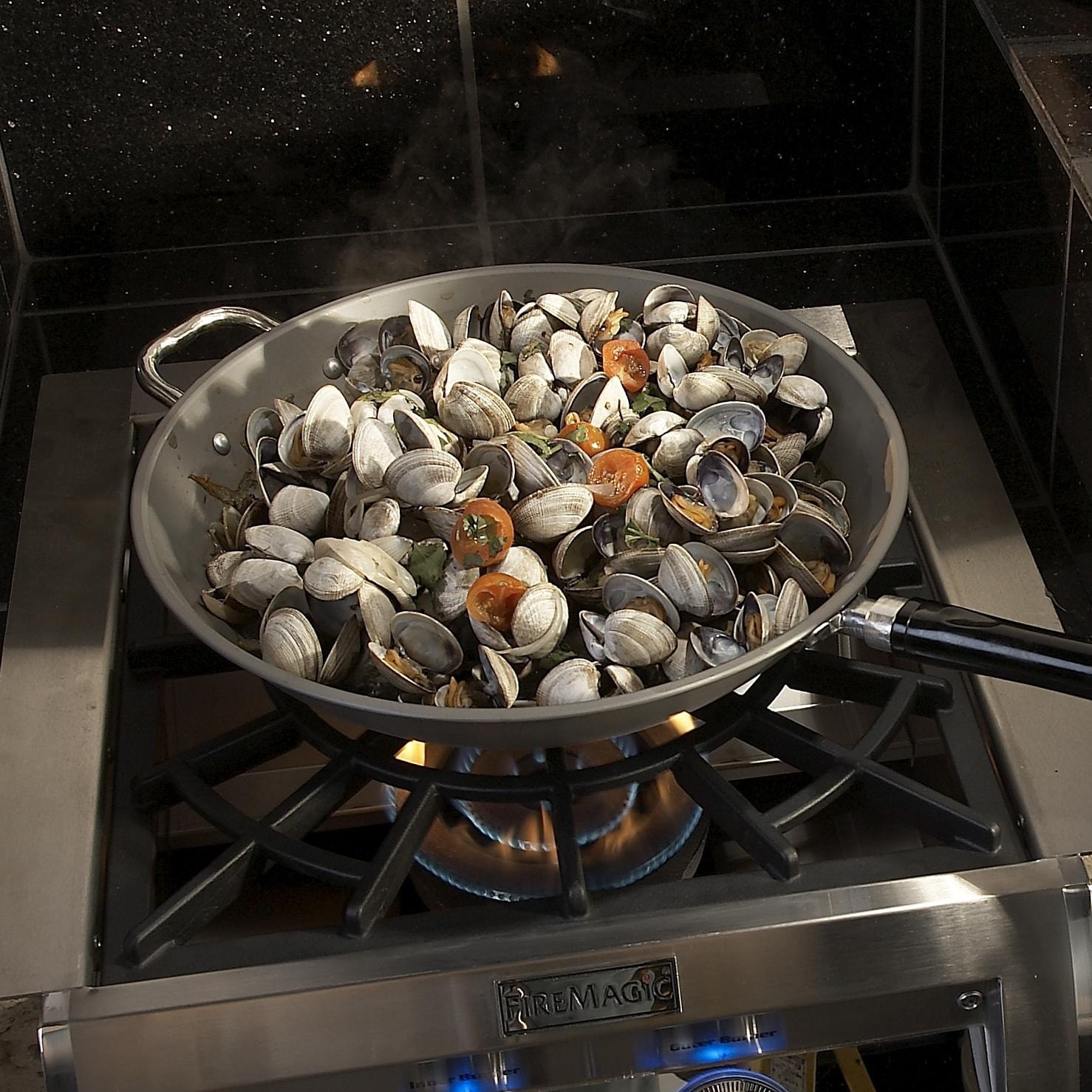Fire Magic - 19-5B2P-0 - Echelon Diamond Propane Gas Power Burner W/ Porcelain Coated Cast Iron Grid - Cooking Mussels thumbnail