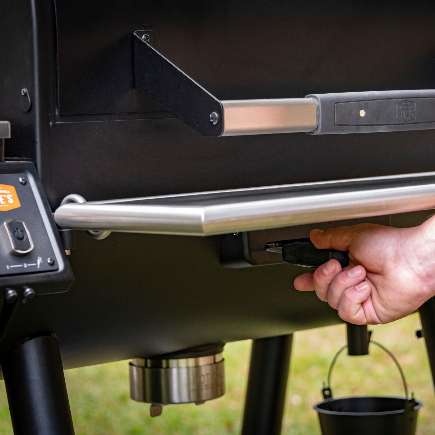 Oklahoma Joe's 21202125 Anthem Series Rider DLX Limited Pellet Grill - Smoke & Sear Handle thumbnail