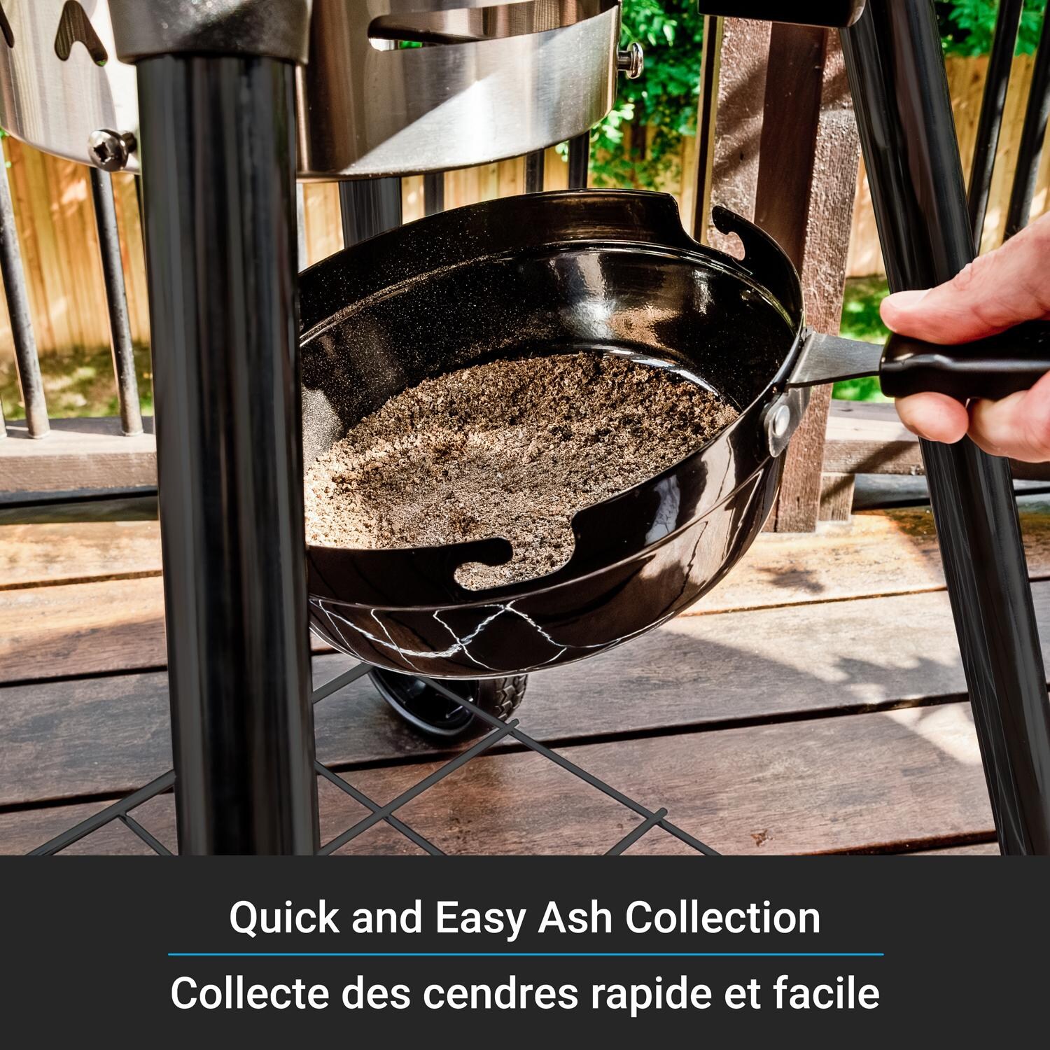 Broil King 401110B Kettle 22 1/2-in Crown Charcoal Grill - Black - Ash Collector - Detail thumbnail
