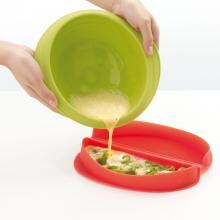 Lekue Microwave Omelet Maker - Red image