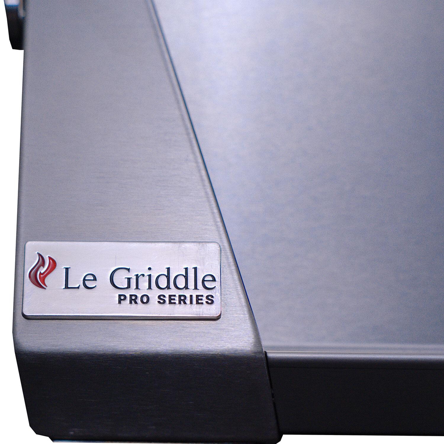 Le Griddle OML105P3 LP Pro Series 105 3 Burner Built-In Propane Flat Top Grill w/ 3mm Plate - Logo - Detail thumbnail