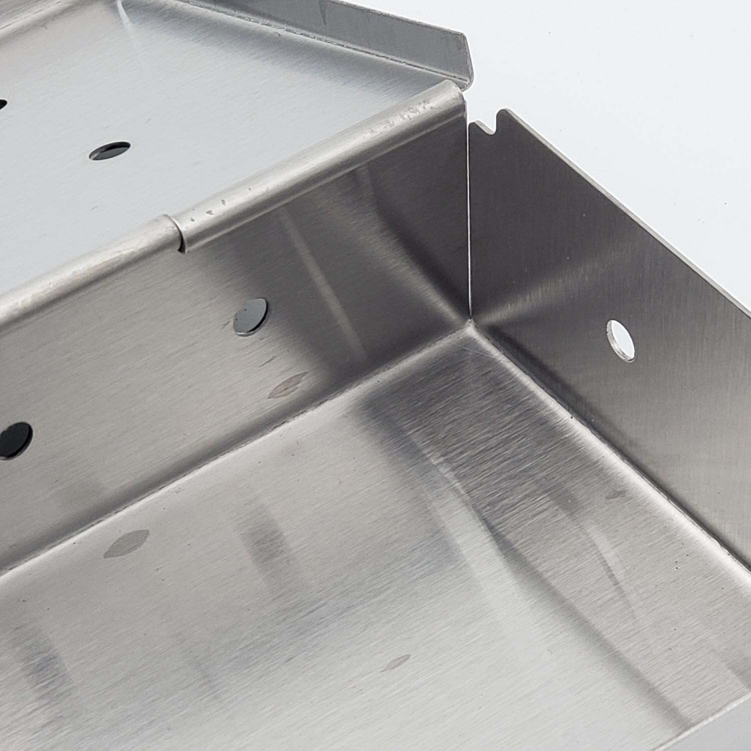 BBQ Dragon BBQD380 Heavy-Duty Smoker Box - Close-Up thumbnail