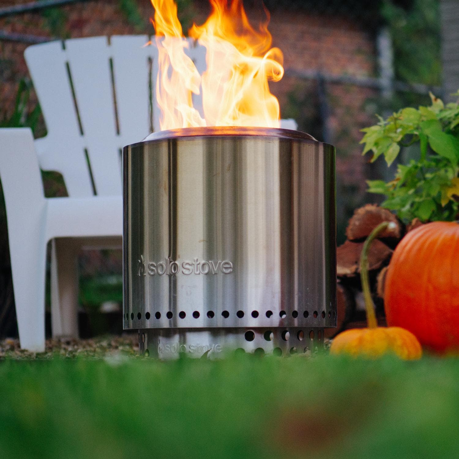 Solo Stove Shield Solo Stove Ranger Spark Shield - 15" Stainless Steel Fire Pit Screen With Handles Solo Fireplace Pit