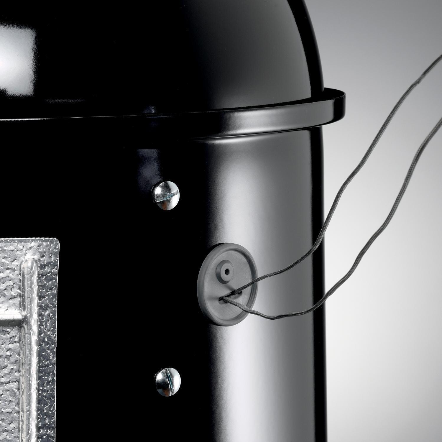 Weber 711001 14-1/2 Inch Smokey Mountain Cooker Charcoal Smoker - Hole for Thermometer - Detail thumbnail