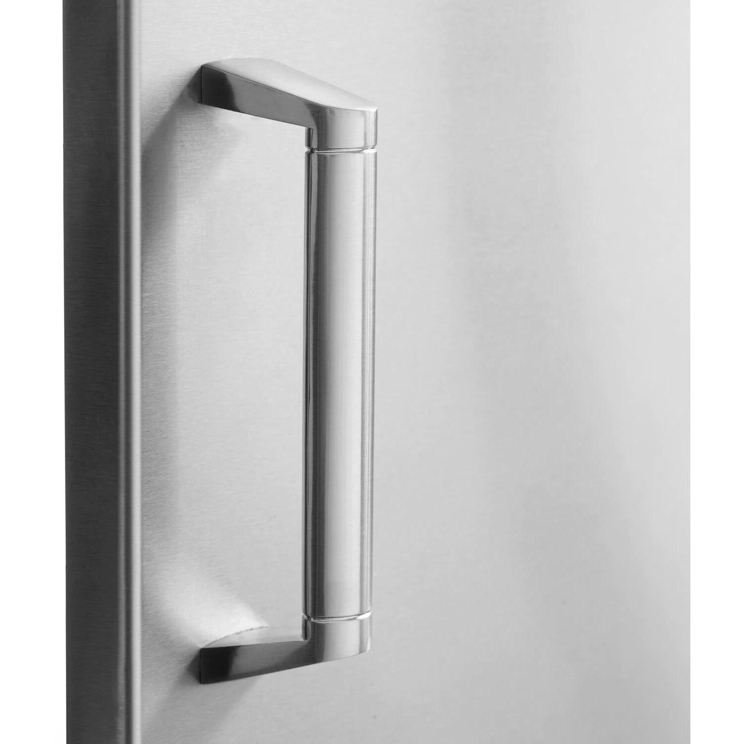 BBQGuys Signature 42-Inch Stainless Steel Door - Contempo Handle 2 - Detail thumbnail