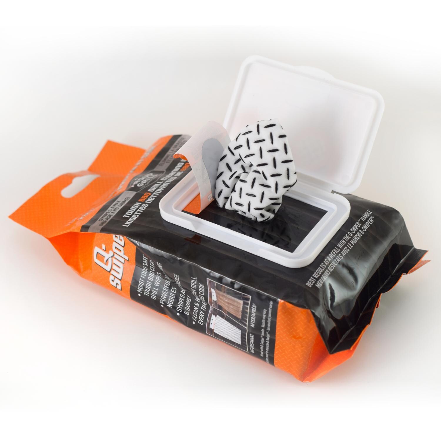 Proud Grill Company 1653B Q-Swiper Gift Bundle Set - Moist Wipes Opened - White Background thumbnail