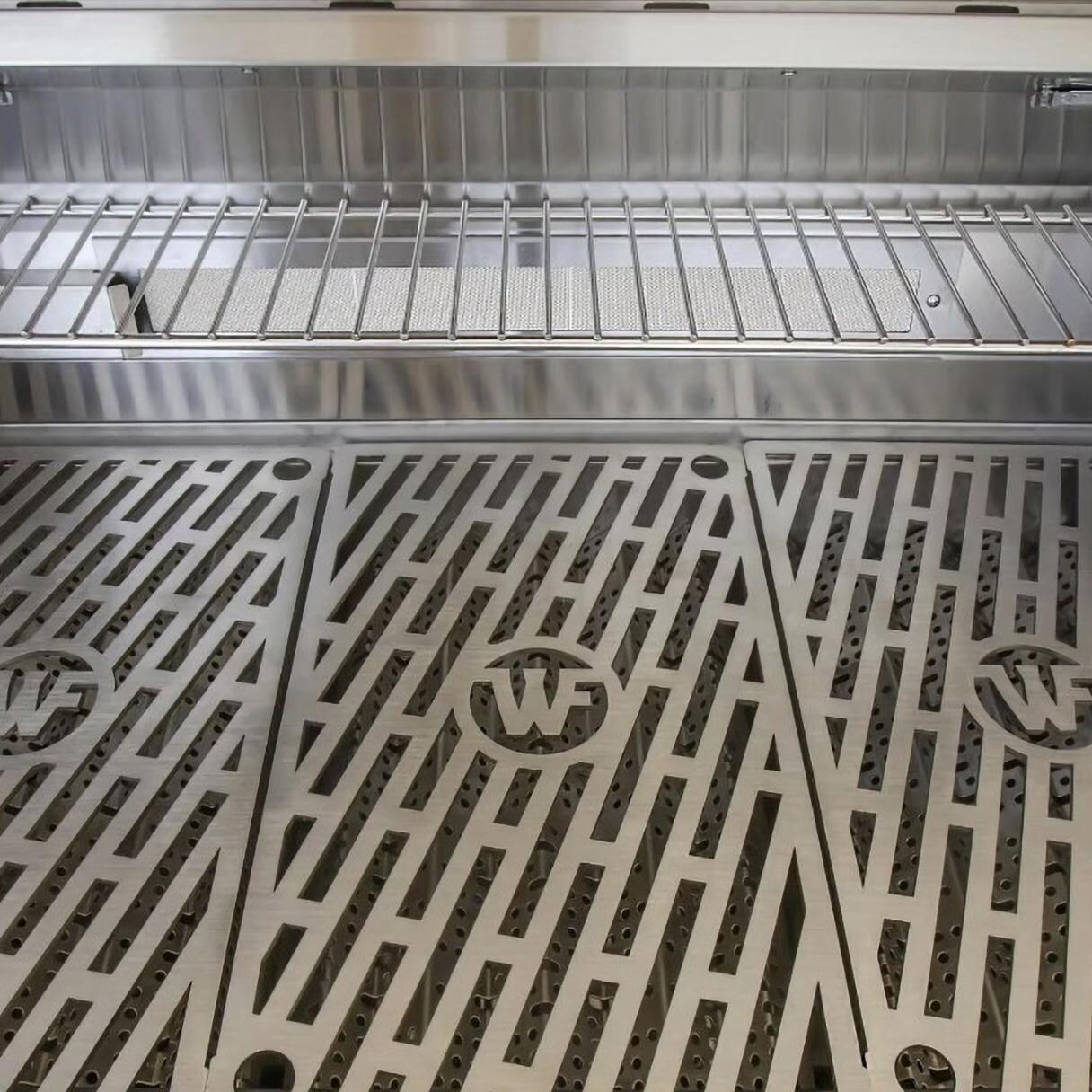 Wildfire WF-PRO30G-RH-LP 30 Inch Outdoor Kitchen Package w/15 Inch Side Griddle & 15 Inch Outdoor Rated Refrigerator - Grates - Lifestyle thumbnail