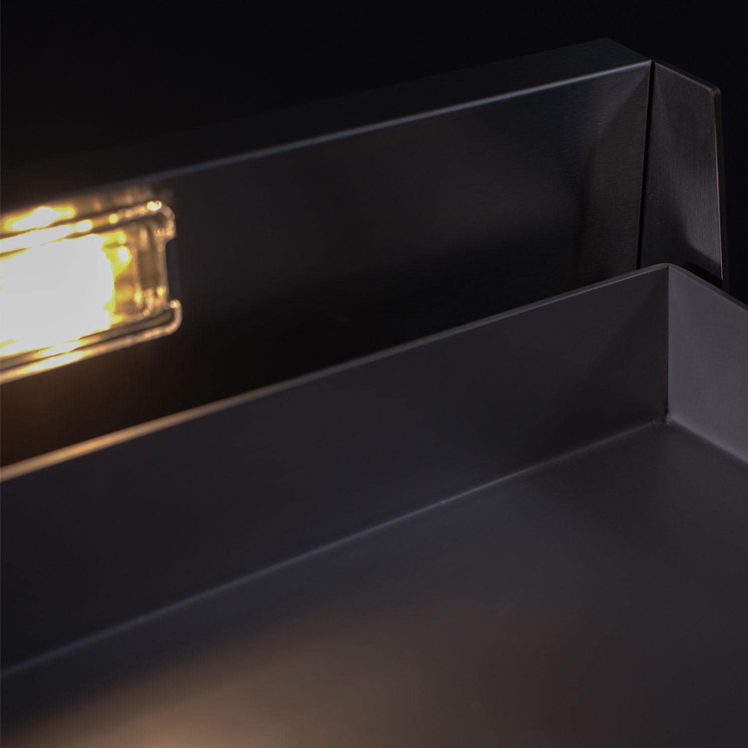 Le Griddle OML105P3 LP Pro Series 105 3 Burner Built-In Propane Flat Top Grill w/ 3mm Plate - Halogen Lights - Detail thumbnail