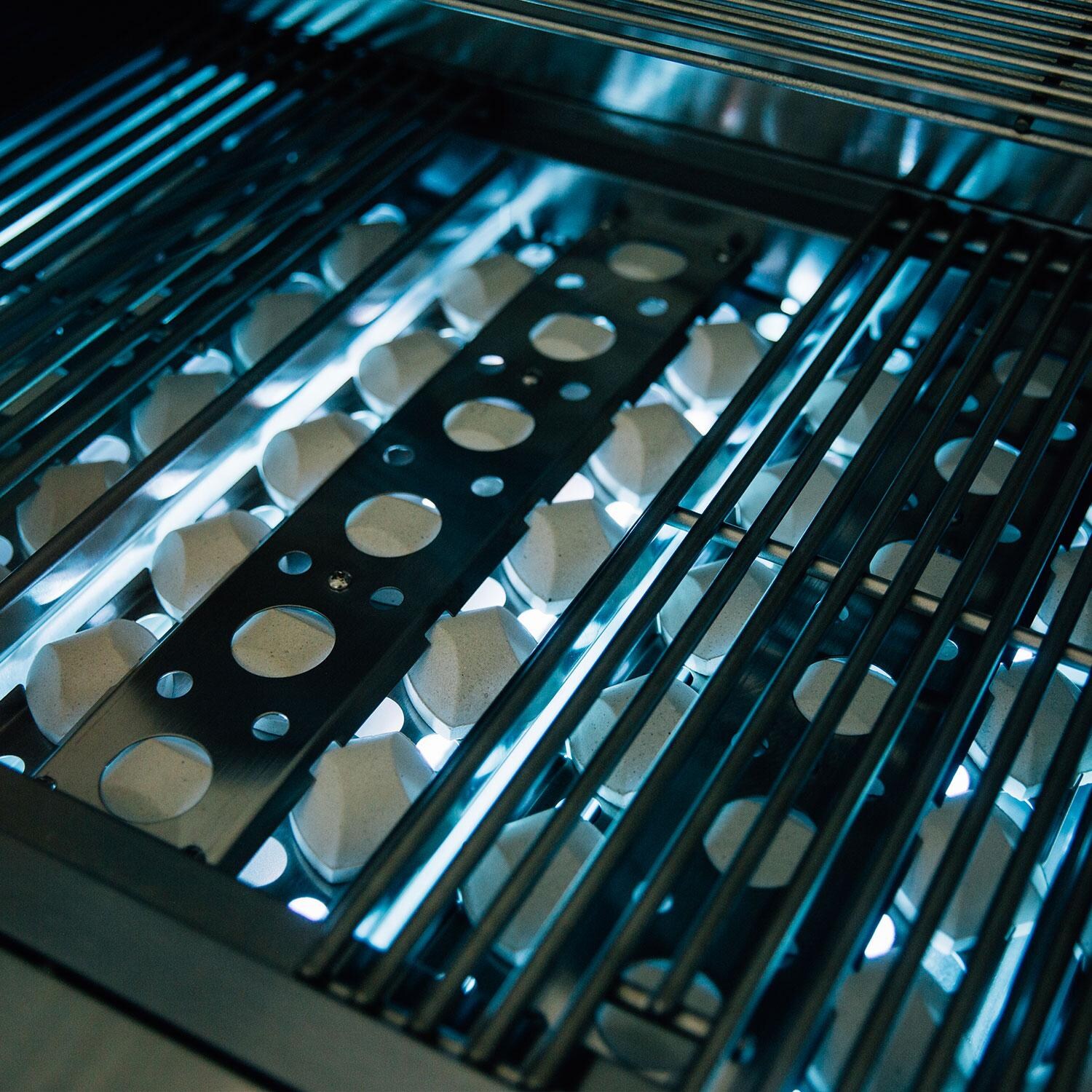 Summerset SZRPRO40 Sizzler Pro 40-in 5 Burner Built-In Natural Gas Grill w/ Rear Infrared Burner - Interior Lit - Detail thumbnail