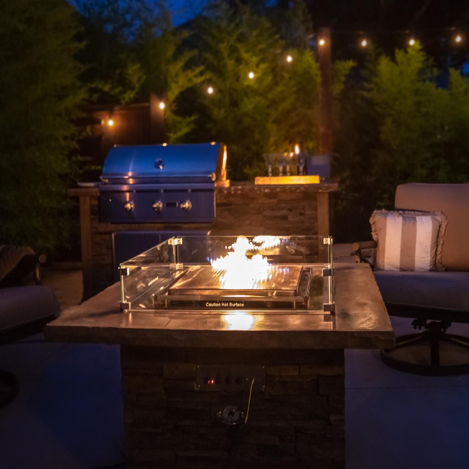 Blazing Beats 5 Piece Aluminum Patio Fire Table Conversation Set W/ Laguna Stacked Stone Fire