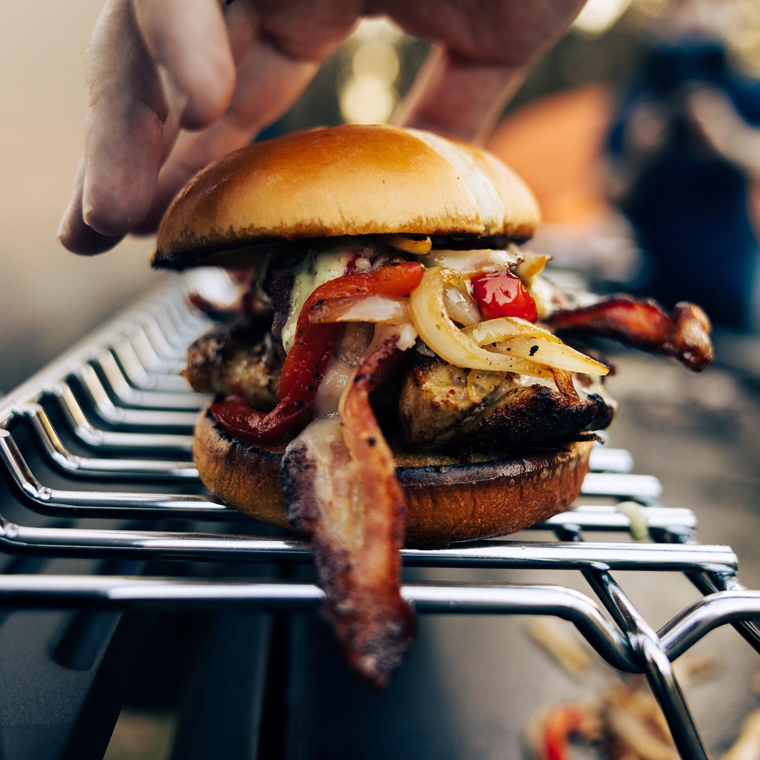 Halo - HZ-1002-XNA - 3 Burner Elite Griddle - Food on Warming Rack - Detail thumbnail