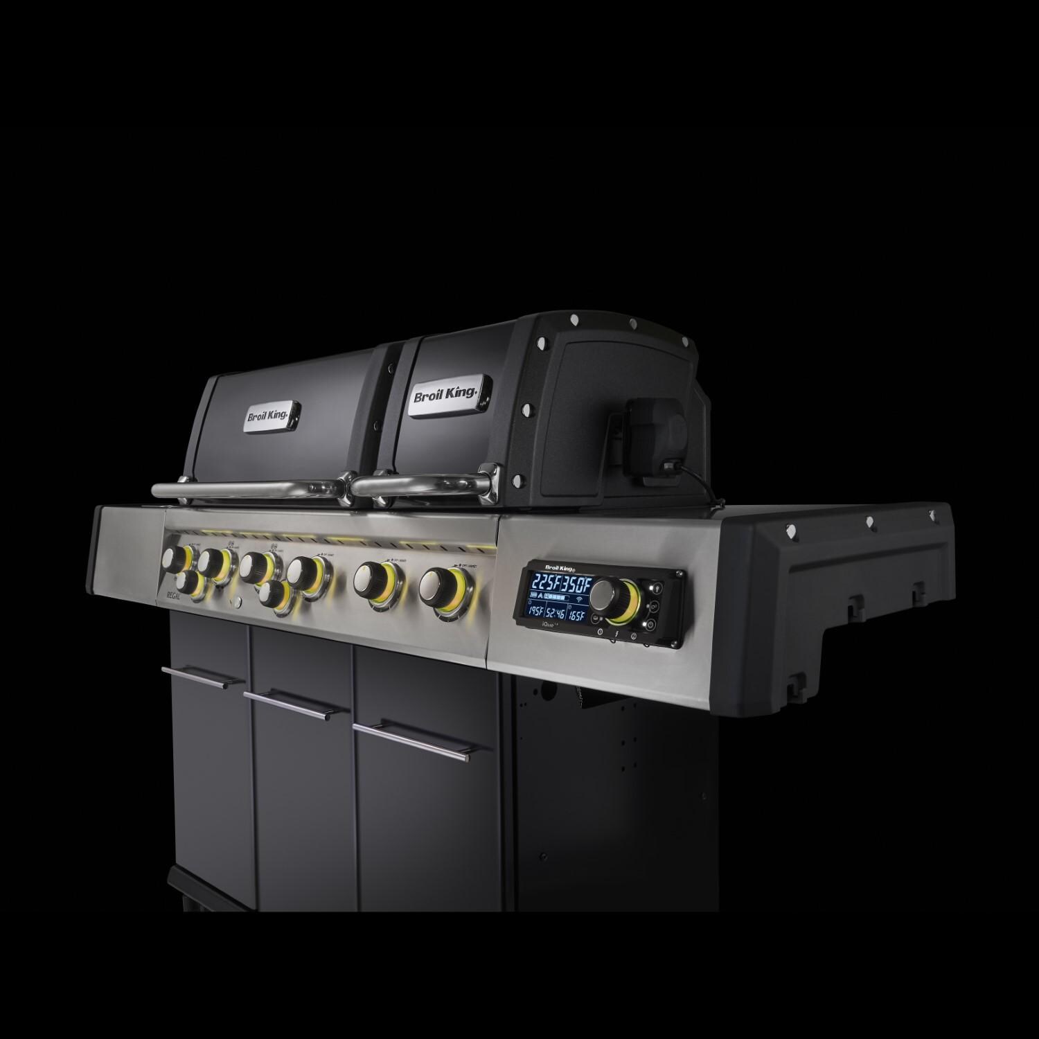 Broil King 689247 Regal Q 690 Pro IR Natural Gas Grill - Glamour Yellow Knobs - Detail thumbnail