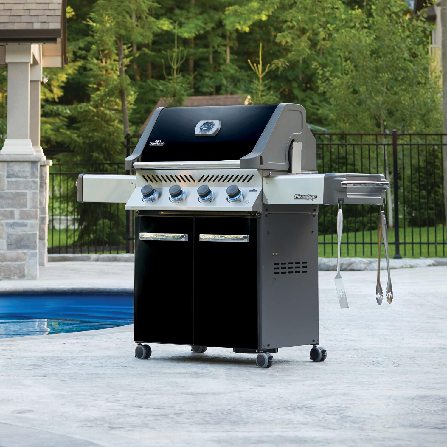 Napoleon Prestige 500 Gas Grill - Lifestyle View thumbnail