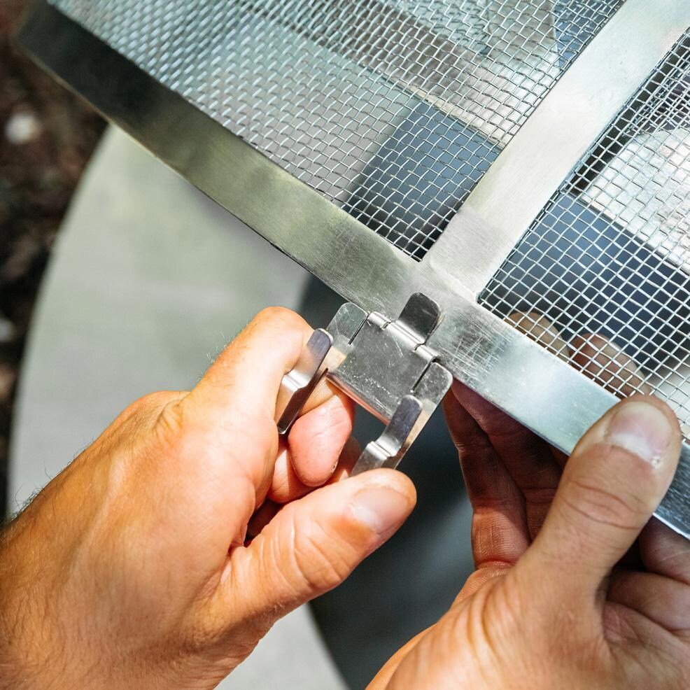 Breeo BR-SS19 X/Y Series 19 Inch Stainless Steel Spark Screen - Clip - Detail thumbnail