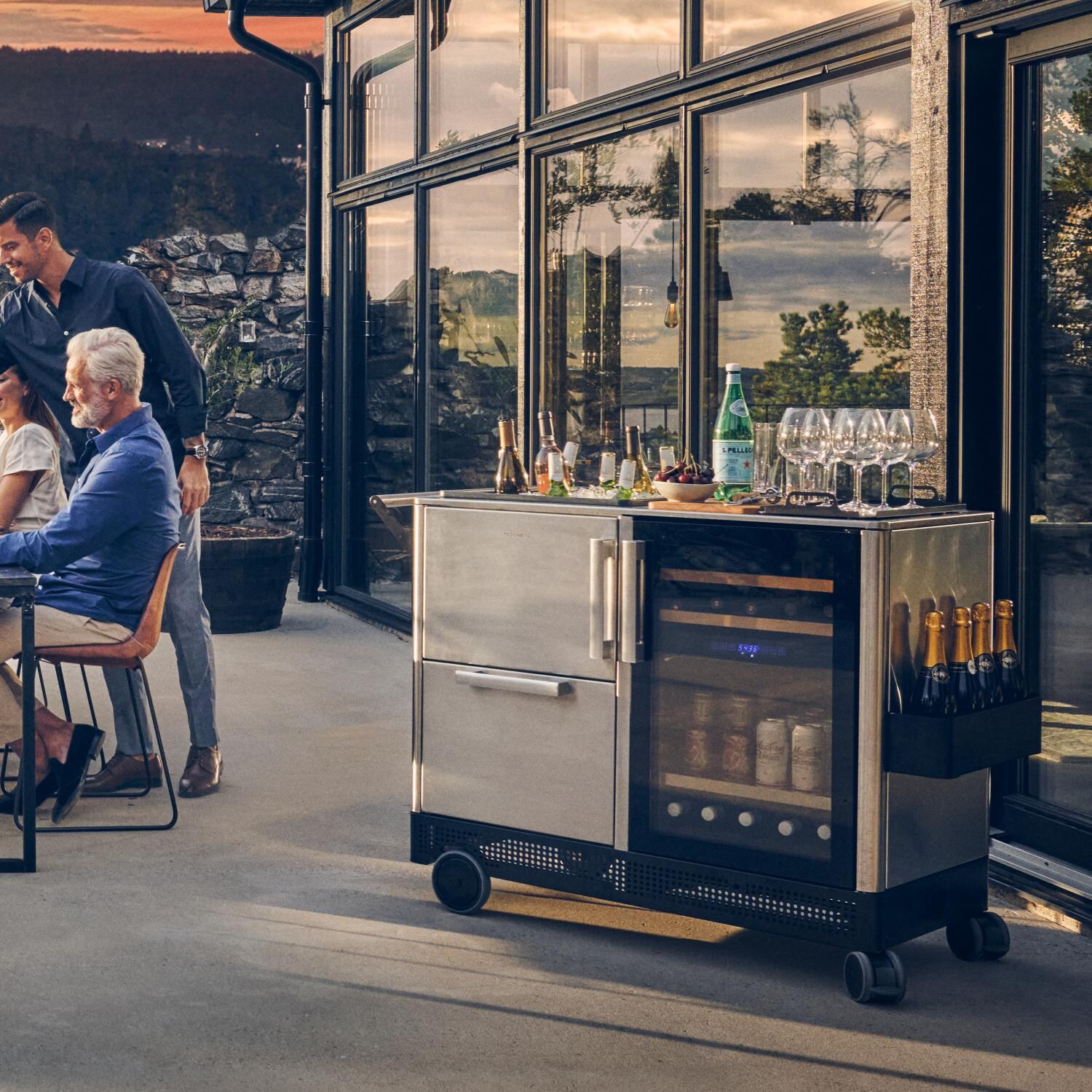 Dometic MoBar 550S Outdoor Mobile Bar w/ Dual Zone Refrigerator thumbnail