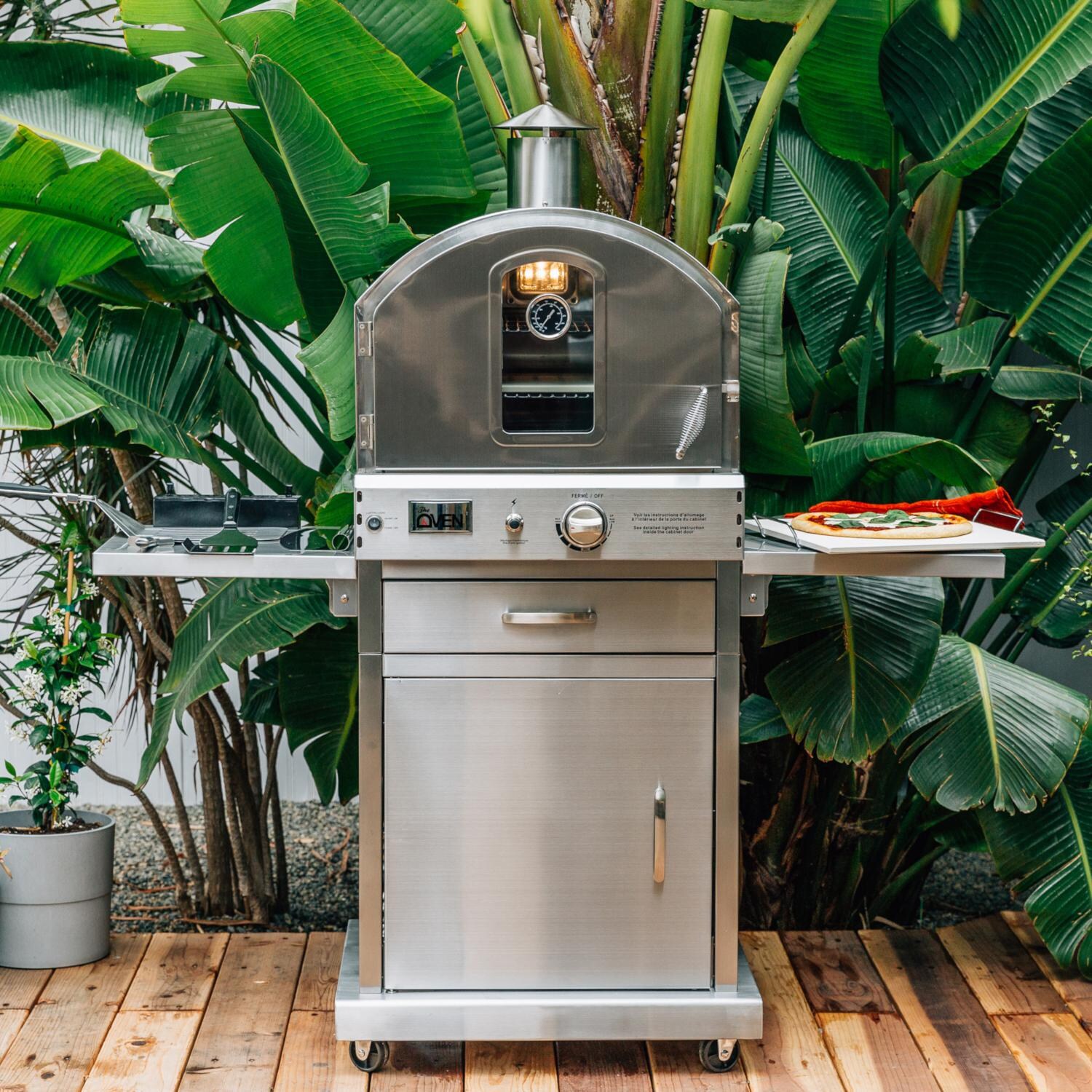 Summerset SS-OVFS-LP Freestanding Propane Gas Outdoor Pizza Oven - Lifestyle thumbnail