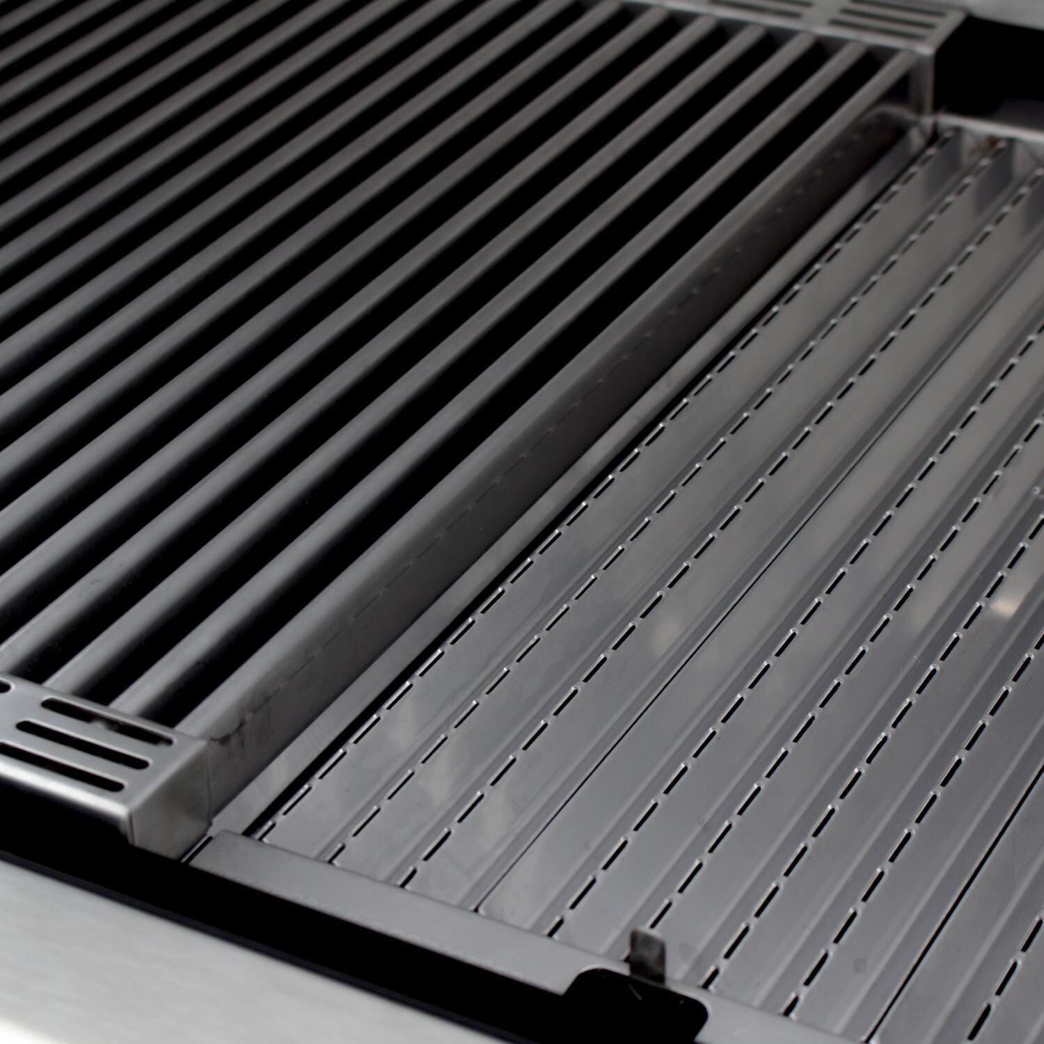 Saber Cast 500 L 3-Burner Propane Infrared Grill - Cooking Grate & Flame Tamer thumbnail