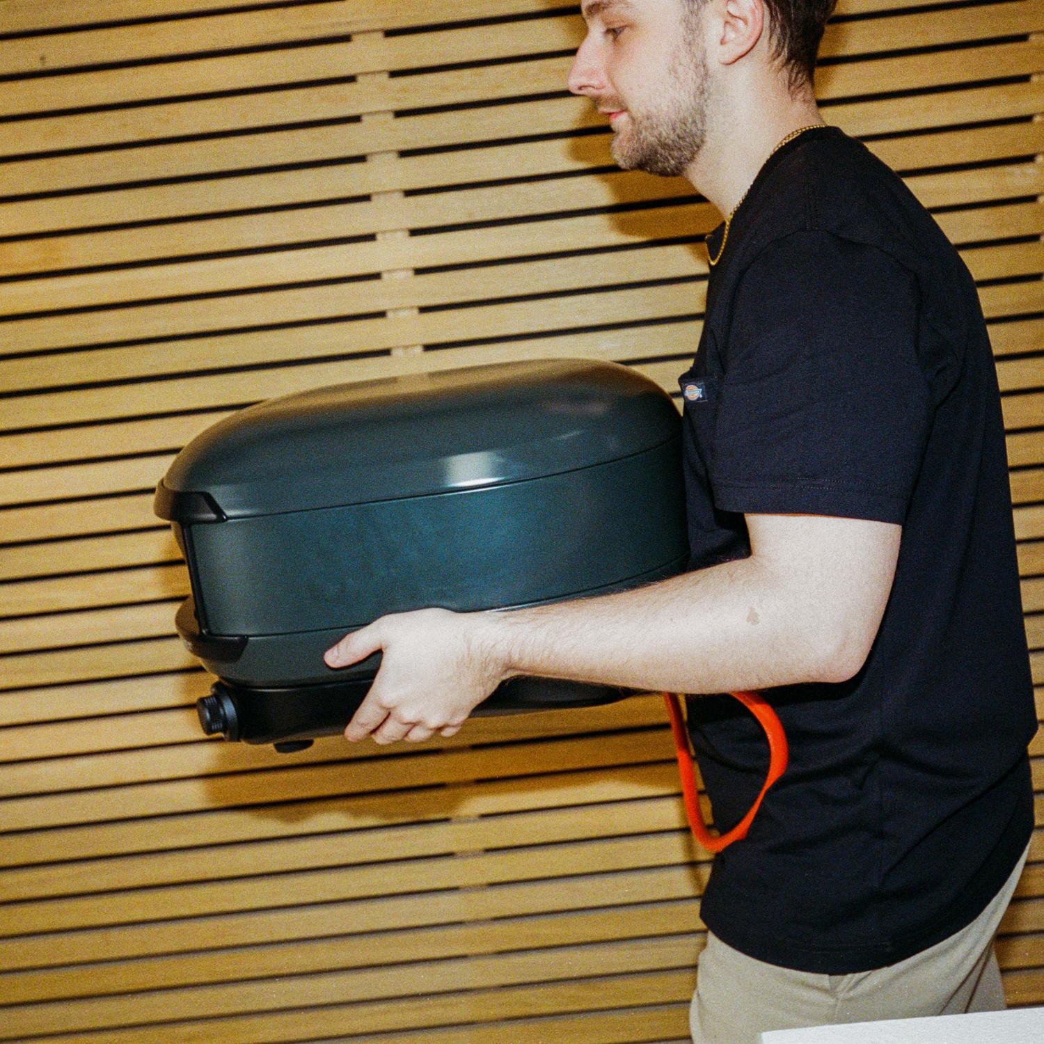 Gozney GAPOBUS1226 Arc Lite Propane Pizza Oven - Black - Portable - Lifestyle thumbnail