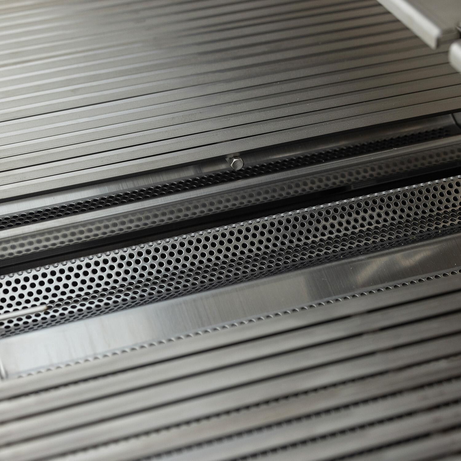 Blaze BLZ-5LTEPRO-NG Natural Gas Grill - Flamer Tamer & 12mm Hexagon Grates - Detail thumbnail