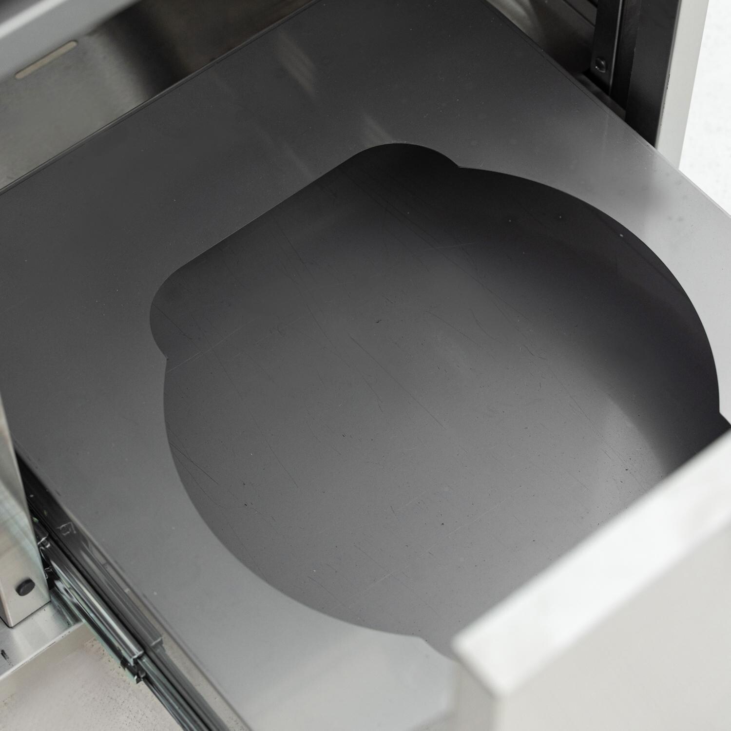 Blaze BLZ-GRIDDLE40-LP Freestanding Propane Gas Griddle - Propane Tank Holder - Detail thumbnail