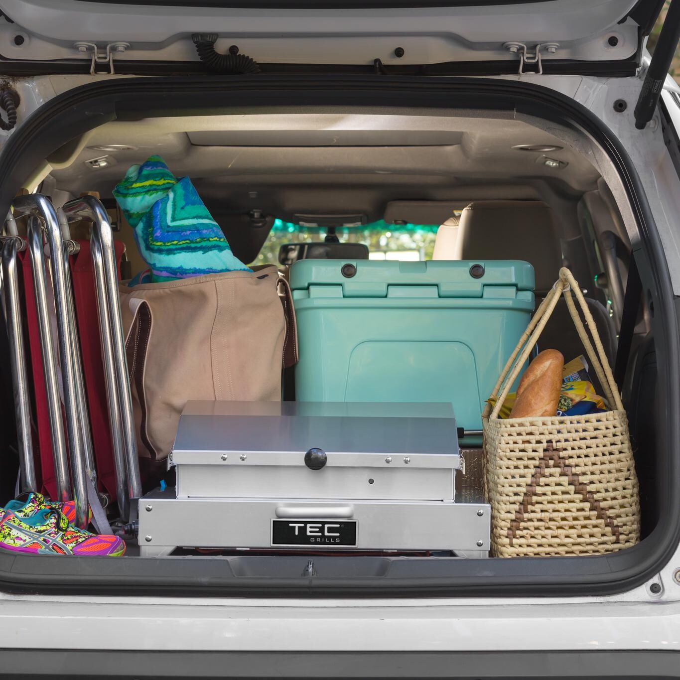 TEC CHFRLP Cherokee FR 23-Inch Portable Infrared Propane Gas Grill - Lifestyle