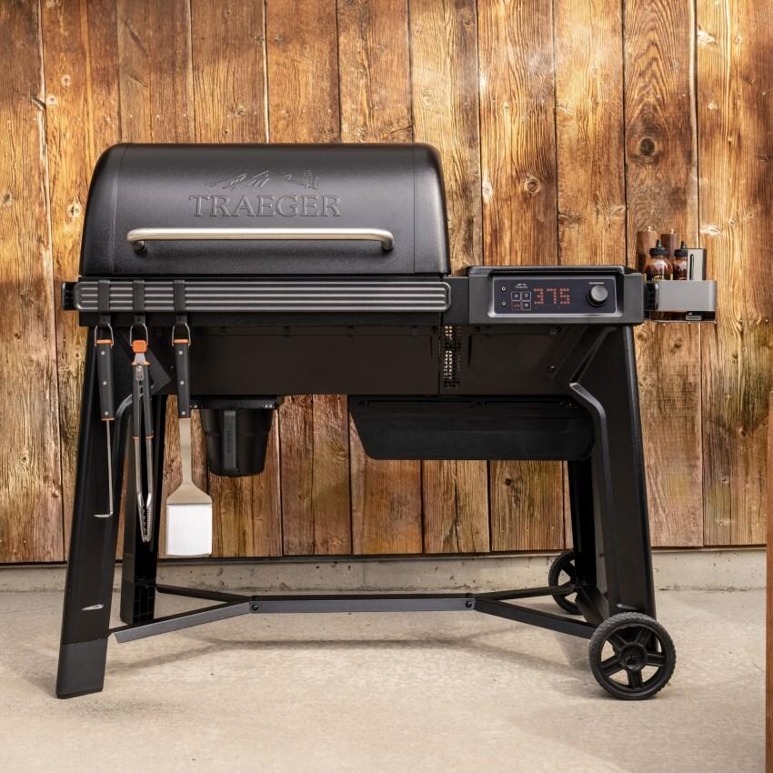 Traeger TFB86MLH Woodridge Pellet Grill - Lifestyle thumbnail