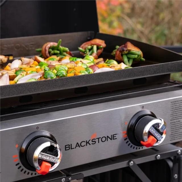 Blackstone 2205 22 Inch Griddle W/ Hood - Food - Lifestyle thumbnail