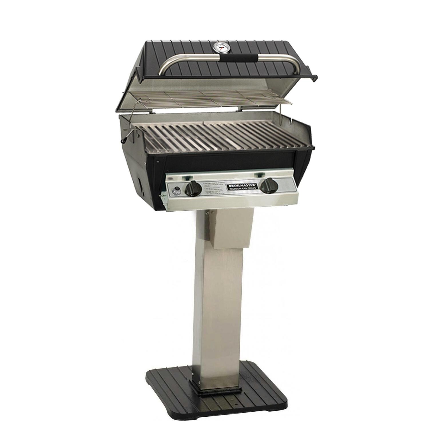 Broilmaster R3 Infrared Combination Gas Grill On Stainless Steel Patio Post thumbnail