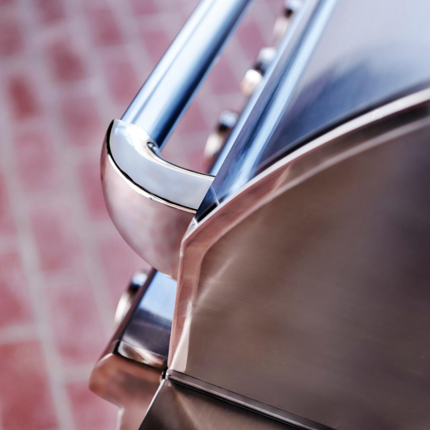 Saber Elite Grills Have Mirror-Polished Edges And Handles thumbnail