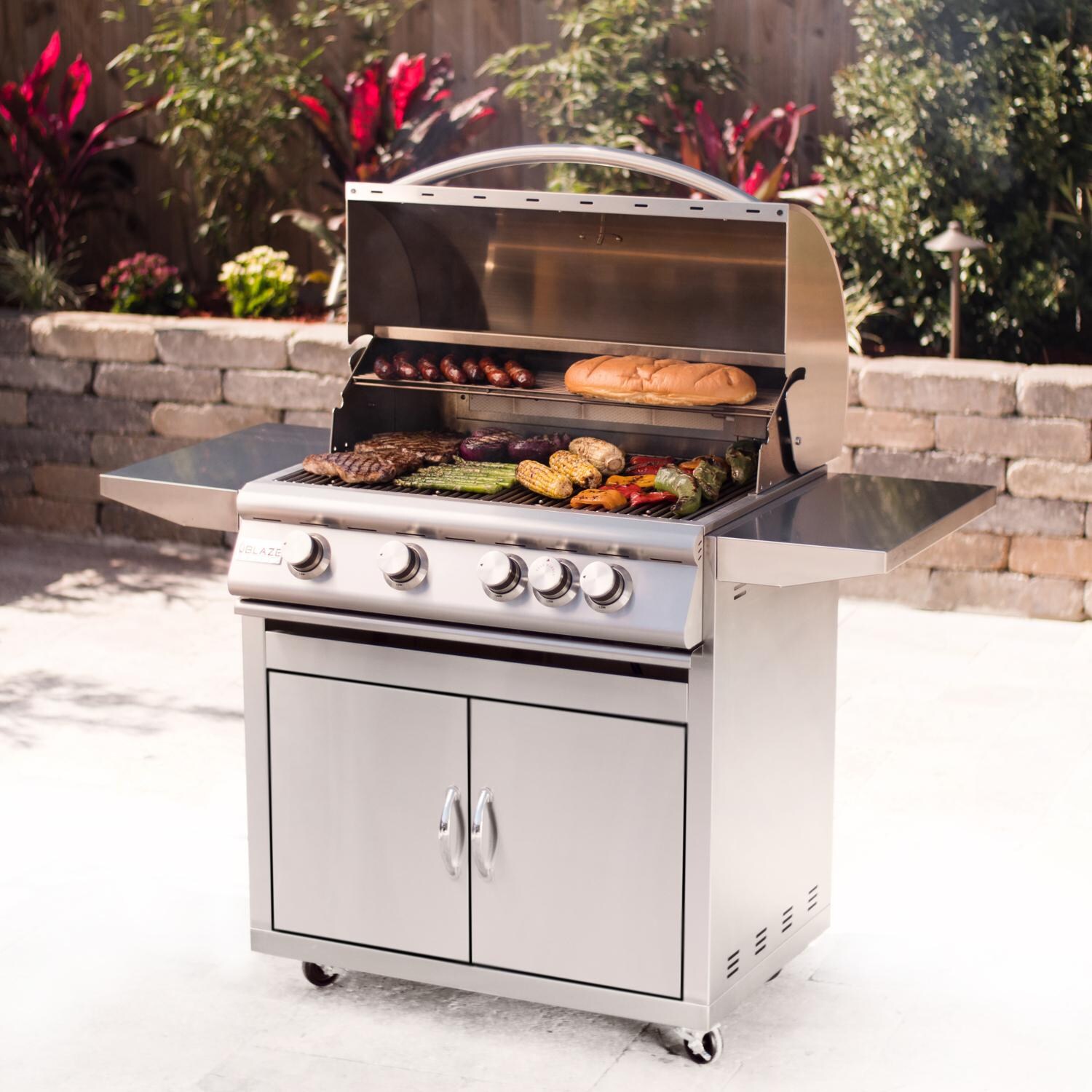 Blaze Traditional 32Inch 4Burner Natural Gas Grill With Rear Infrared Burner BLZ4NG BBQGuys