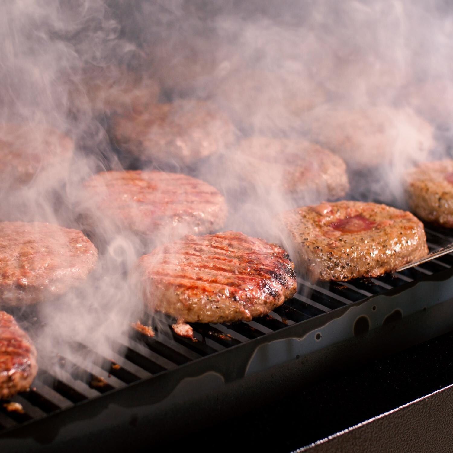 Victory BBQ-PG + BBQ-PG-CVR + BBQ-PLT20-HK + BBQ-PLT20-MQ + BBQ-PLT20-AP 35-Inch Wood Pellet Grill, Cover, & 20 Lb. Hardwood Pellets Ultimate Starter Pack - Burgers - Lifestyle thumbnail