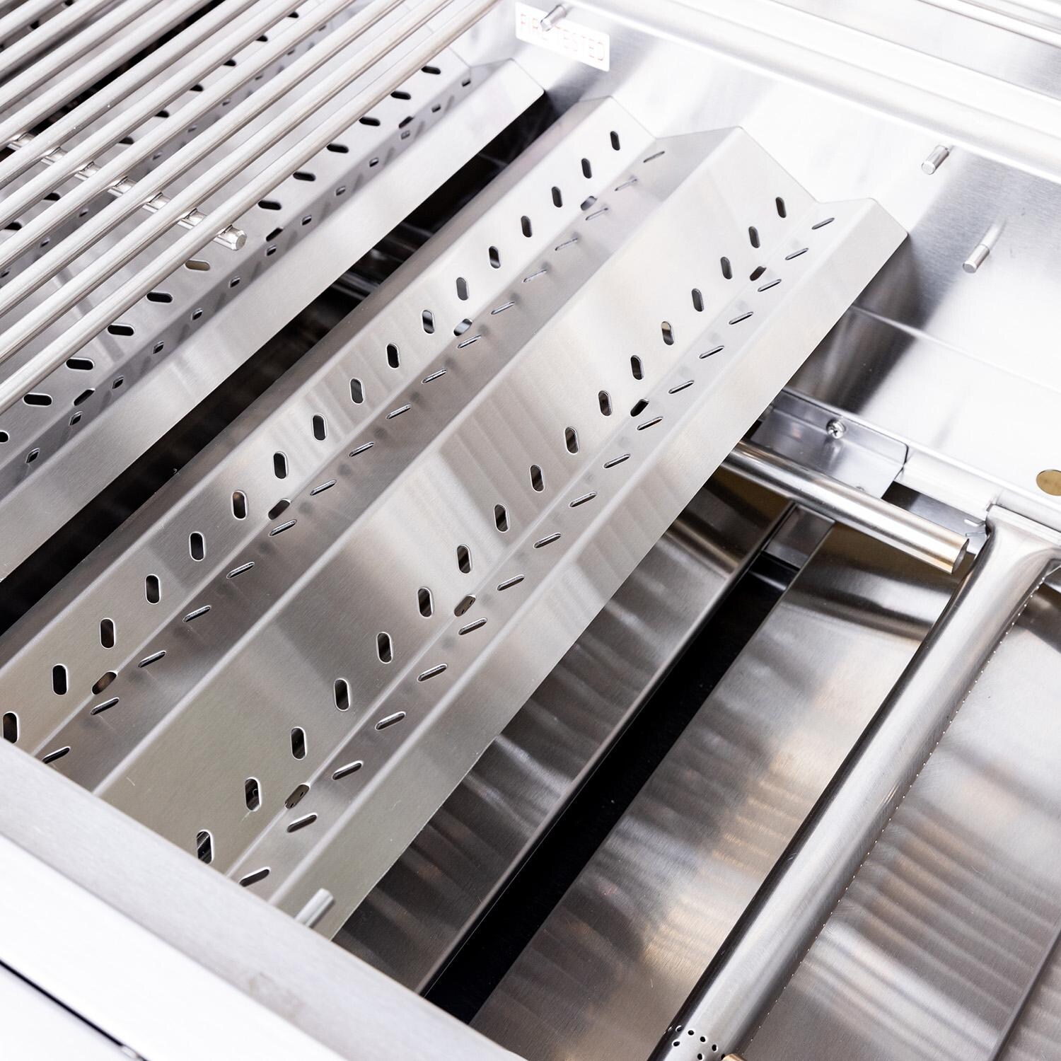 Summerset SIZ25-NG Sizzler 25-in 3 Burner Built-In Natural Gas Grill - Interior - Detail thumbnail