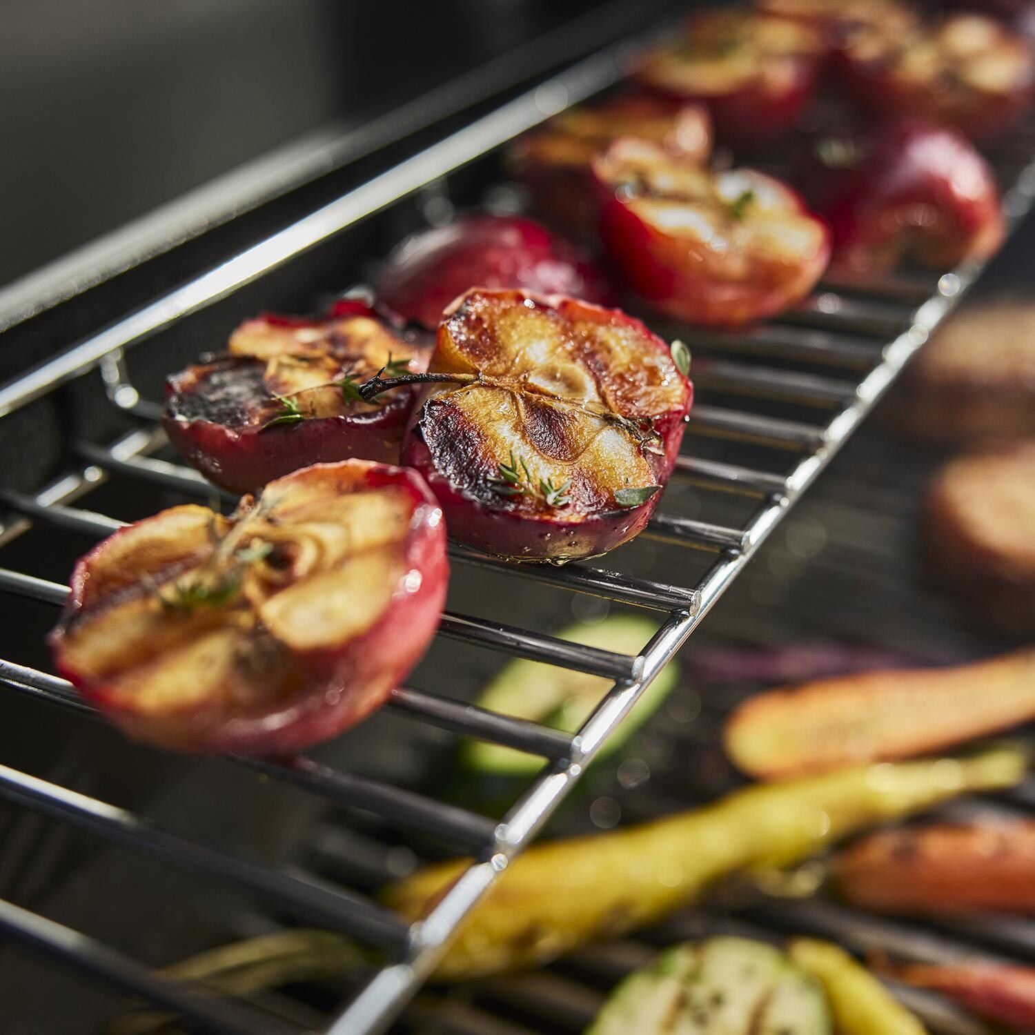 Weber 1500581 GENESIS SP-E-335 Propane Gas Grill - Warming Rack - Detail thumbnail