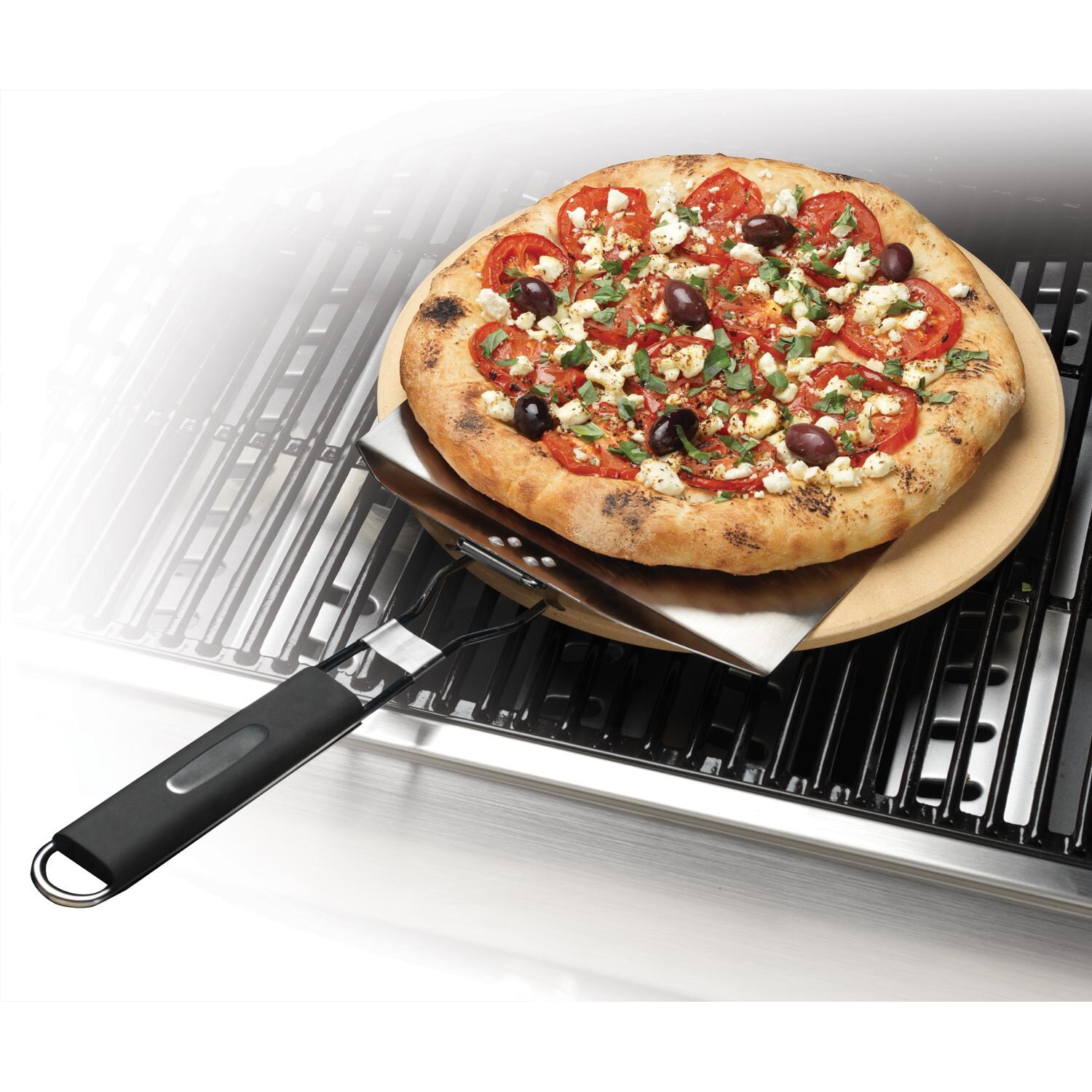 Cuisinart Alfrescamore Pizza Grilling Pack - Lifestyle thumbnail